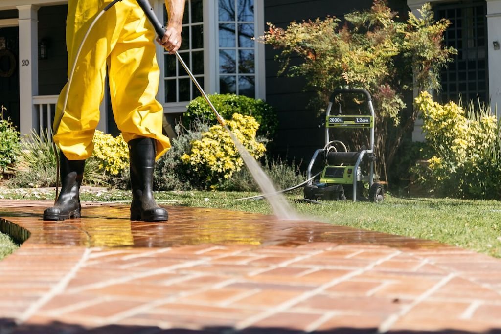 The Dos And Donts Of Diy Pressure Washing For Homeowners Professor Pressure 3617